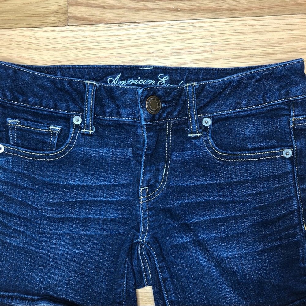American Eagle Stretch Shorts Size 2 - Picture 3 of 6